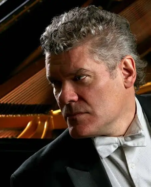 Pianist William Wolfram