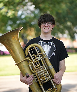 Avery Greene headshot