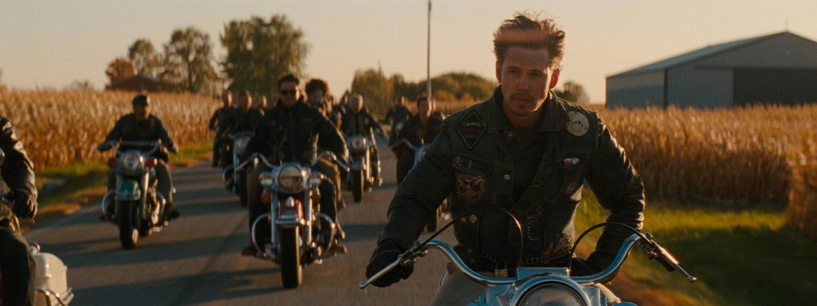 Austin Butler as Benny in director Jeff Nichols' THE BIKERIDERS, a Focus Features release. Credit: Courtesy of Focus Features. © 2024 Focus Features, LLC. All Rights Reserved.